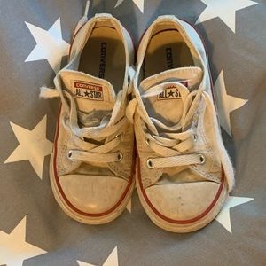 Kids low top converse